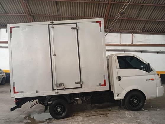 HYUNDAI HR 2.5 LONGO SEM CAÇAMBA 4X2 16V 130CV TURBO INTERCOOLER DIESEL 2P MANUAL